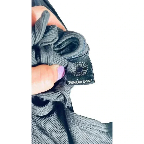 SUNN LAB SWIM Women's Black One Piece Swimsuit M V-Neck Adjustable Straps - Picture 4 of 8